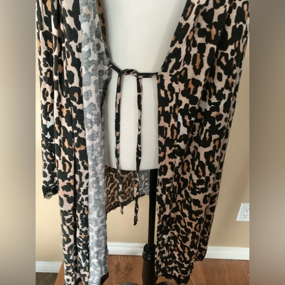 Leopard Print Robe - Picture 3 of 6